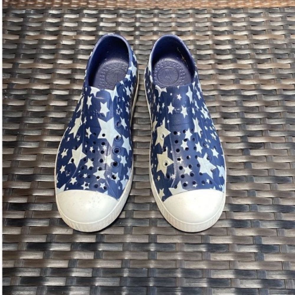 Native Jefferson shoes Kids size 3